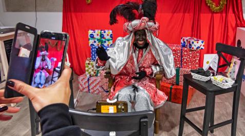 Los Reyes Magos llegan a Estella de la mano de tres mujeres Los Reyes Magos llegan a Estella de la mano de tres mujeres