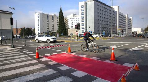 Señalización en el carril bici de Pío XII. Señalización en el carril bici de Pío XII.