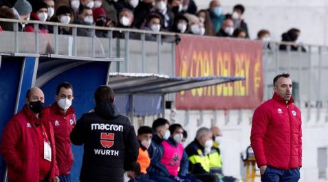 Fotos del Mutilvera-Betis de la Copa del Rey Encuentro de segunda ronda de la competición del KO disputado en el estadio de Mutilnova que finalizó con victoria de los andaluces por 1-3.