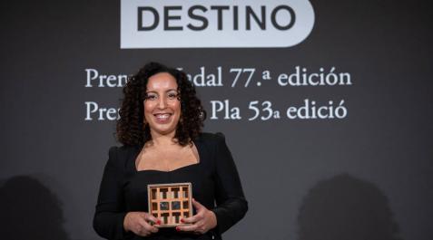 Najat El Hachmi gana el Premio Nadal con 'El lunes nos querrán' Najat El Hachmi gana el Premio Nadal con 'El lunes nos querrán'