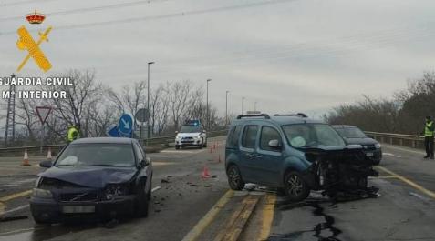 Colisión entre dos vehículos sin heridos en Marcilla Colisión entre dos vehículos sin heridos en Marcilla
