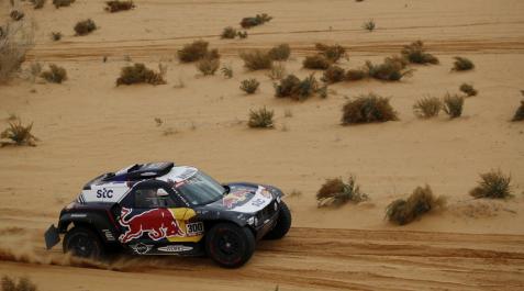 El coche de Carlos Sainz, en el Dakar. El coche de Carlos Sainz, en el Dakar.
