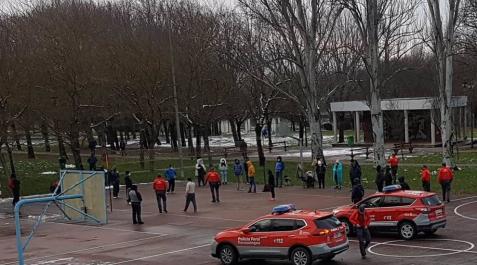 Denunciadas 37 personas por jugar a voleibol en Pamplona Denunciadas 37 personas por jugar a voleibol en Pamplona