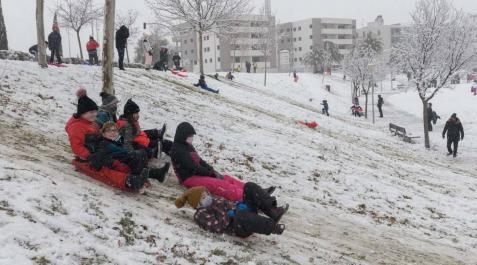 Tudela disfrutó de 15 cm de nieve en una jornada sin apenas problemas Tudela disfrutó de 15 cm de nieve en una jornada sin apenas problemas
