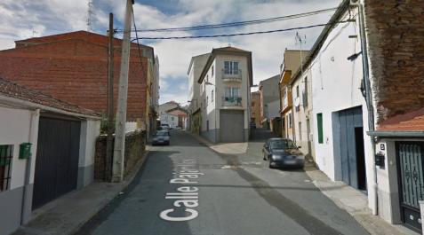 Calle Pajarillos de Guijuelo, donde se ha producido la explosión. Calle Pajarillos de Guijuelo, donde se ha producido la explosión.