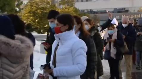 Vídeo: Las caídas por el temporal de frío y nieve saturan las urgencias de los hospitales Vídeo: Las caídas por el temporal de frío y nieve saturan las urgencias de los hospitales