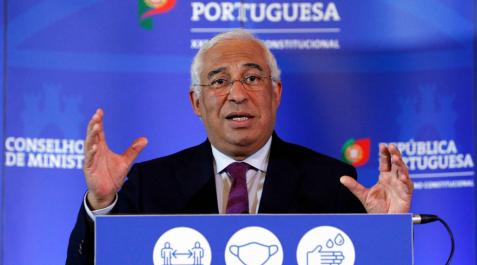 El primer ministro portugués, António Costa, anuncia en rueda de prensa el confinamiento del país ante la tercera ola de coronavirus. El primer ministro portugués, António Costa, anuncia en rueda de prensa el confinamiento del país ante la tercera ola de coronavirus.