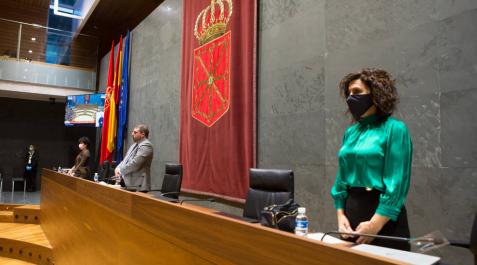 El Pleno guarda un minuto de silencio por los asesinatos machistas El Pleno guarda un minuto de silencio por los asesinatos machistas