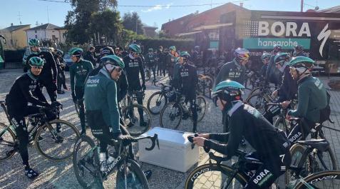 Tres ciclistas del Bora-hansgrohe, atropellados durante un entrenamiento Tres ciclistas del Bora-hansgrohe, atropellados durante un entrenamiento