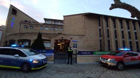 Controlado el acceso a una residencia universitaria de Pamplona por varios confinados Controlado el acceso a una residencia universitaria de Pamplona por varios confinados