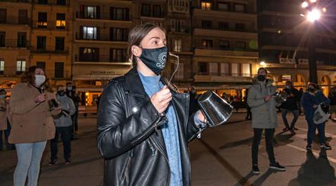 El clamor de la hostelería sonó con cacerolas en la noche de Estella El clamor de la hostelería sonó con cacerolas en la noche de Estella