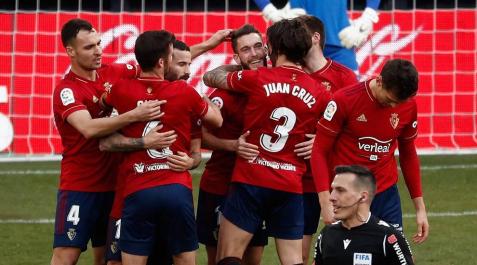 Fotos del Osasuna-Granada Imágenes del partido que enfrenta a Osasuna y Granada en El Sadar.