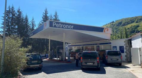 Un nuevo acuerdo da futuro a la gasolinera de Aribe Un nuevo acuerdo da futuro a la gasolinera de Aribe