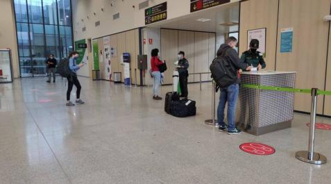 Caída de viajeros en el aeropuerto y en las estaciones de tren y autobuses Caída de viajeros en el aeropuerto y en las estaciones de tren y autobuses