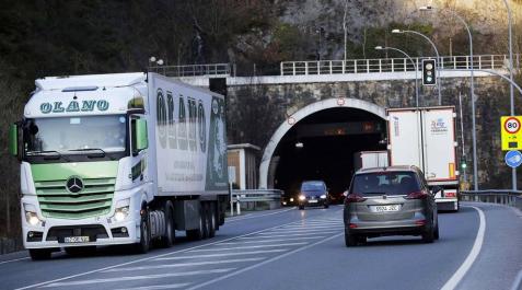 Los túneles de Belate incumplirán la seguridad de la UE desde el 1 de mayo Los túneles de Belate incumplirán la seguridad de la UE desde el 1 de mayo