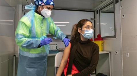 Fotos de la Unidad móvil de vacunación Covid en Estella Fotos de la vacunación de grandes dependientes y residentes en la unidad móvil de vacunación en Estella.