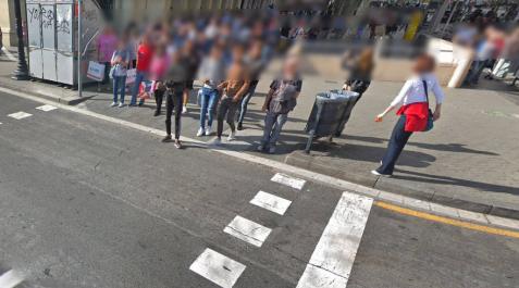 Paso de cebra en la Plaza Cataluña de Barcelona. Paso de cebra en la Plaza Cataluña de Barcelona.