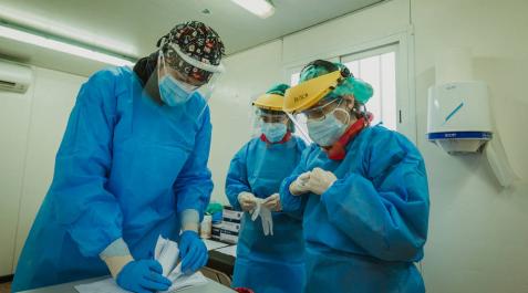 La tercera ola frena su avance pero asfixia a los hospitales La tercera ola frena su avance pero asfixia a los hospitales