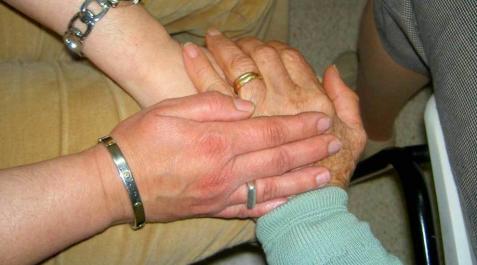 El programa de Cruz Roja para prevenir la soledad acompaña a 324 mayores El programa de Cruz Roja para prevenir la soledad acompaña a 324 mayores