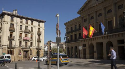 Entrada al Paseo de Sarasate, frente a Diputación de Navarra. Entrada al Paseo de Sarasate, frente a Diputación de Navarra.