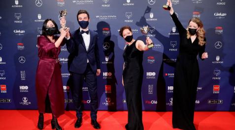 'Las niñas' y 'Antidisturbios', vencedoras en los Premios Feroz 'Las niñas' y 'Antidisturbios', vencedoras en los Premios Feroz