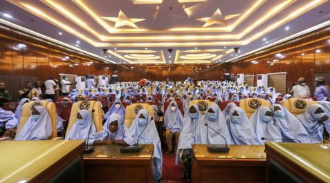 Imagen de las niñas tras su liberación, en Zamfara. Imagen de las niñas tras su liberación, en Zamfara.