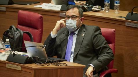 Javier Remírez, en el pleno del Parlamento foral.