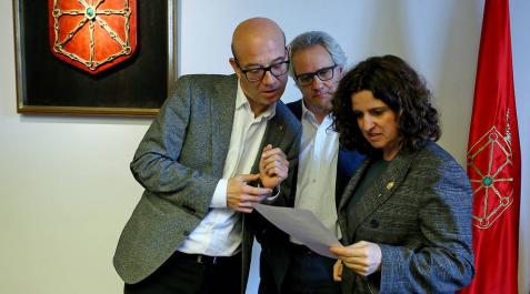 De izda. a dcha.: José Suárez, Carlos Pérez Nievas y Marta Álvarez, de Navarra Suma. De izda. a dcha.: José Suárez, Carlos Pérez Nievas y Marta Álvarez, de Navarra Suma.