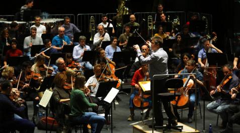 Una encuesta a los músicos enfrenta al director y la gerente de la OSN Una encuesta a los músicos enfrenta al director y la gerente de la OSN