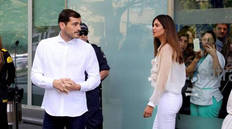 Iker Casillas sale del hospital El meta español del Oporto abandonó el centro en el que tuvo que ser operado tras sufrir un infarto.