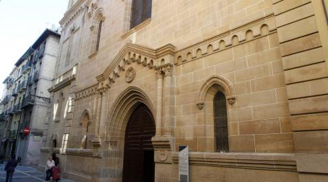 Fachada de la iglesia de San Agustín en la que han realizado la pintada Fachada de la iglesia de San Agustín en la que han realizado la pintada