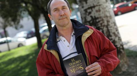Julián Antonio Zubieta: “Mis amigos se reían de mí porque empecé a escribir a los 50” Julián Antonio Zubieta: “Mis amigos se reían de mí porque empecé a escribir a los 50”