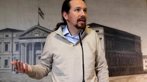 El líder de Podemos, Pablo Iglesias, durante su comparecencia ante los medios tras recoger este jueves en el Congreso el acta de diputado El líder de Podemos, Pablo Iglesias, durante su comparecencia ante los medios tras recoger este jueves en el Congreso el acta de diputado