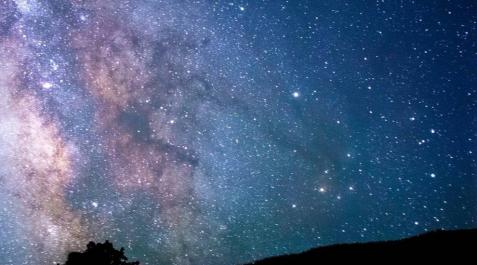 Una noche estrellada en el Pirineo. Una noche estrellada en el Pirineo.