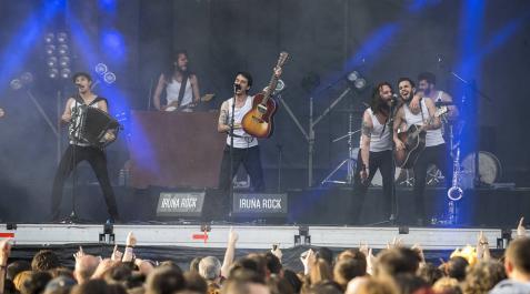 La Moda animó la tarde del sábado en el Iruña Rock La Moda animó la tarde del sábado en el Iruña Rock