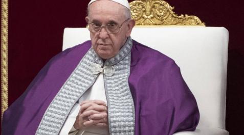 El papa Francisco oficia una misa penitente en la Basílica de San Pedro en El Vaticano. El papa Francisco oficia una misa penitente en la Basílica de San Pedro en El Vaticano.