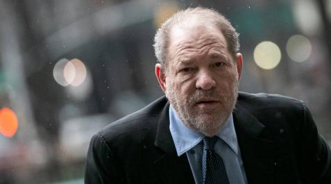 El productor de cine Harvey Weinstein a su llegada al juicio por abusos sexuales El productor de cine Harvey Weinstein a su llegada al juicio por abusos sexuales
