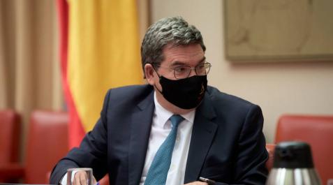 Escrivá dará hasta 12.060 € a quienes retrasen su jubilación y reducirá la de quienes se jubilen antes Escrivá dará hasta 12.060 € a quienes retrasen su jubilación y reducirá la de quienes se jubilen antes