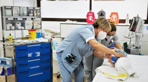 El Hospital Reina Sofía abre una Unidad de Niño Crónico y una consulta de neonatología El Hospital Reina Sofía abre una Unidad de Niño Crónico y una consulta de neonatología