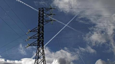 El Consorcio Turístico convoca un debate sobre la línea de alta tensión Una torre de alta tensión en el término de Viana. MONTXO A.G