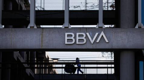 BBVA y Sabadell negocian su fusión y aspiran a ser el primer banco de España BBVA y Sabadell negocian su fusión y aspiran a ser el primer banco de España