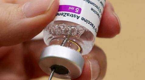 Un vial de la vacuna de AstraZeneca y la Universidad de Oxford. Un vial de la vacuna de AstraZeneca y la Universidad de Oxford.