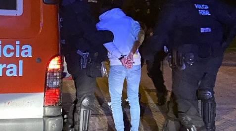 La Policía Foral ha detenido este fin de semana a tres personas por violencia de género en Ansoáin, Lodosa y Azagra La Policía Foral ha detenido este fin de semana a tres personas por violencia de género en Ansoáin, Lodosa y Azagra