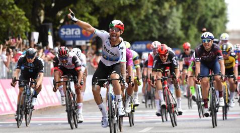 Nizzolo gana al esprint en Verona, Bernal sigue con la maglia rosa Nizzolo gana al esprint en Verona, Bernal sigue con la maglia rosa