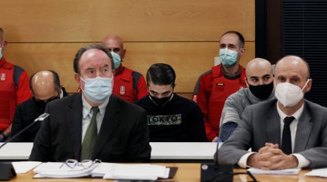 Peticiones de defensa y acusación en el inicio del juicio por el triple crimen de Cáseda Peticiones de defensa y acusación en el inicio del juicio por el triple crimen de Cáseda