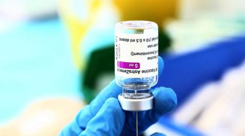Vacunación con la segunda dosis a los profesionales navarros que recibieron la primera de Astrazeneca Imágenes de la vacunación en Forem