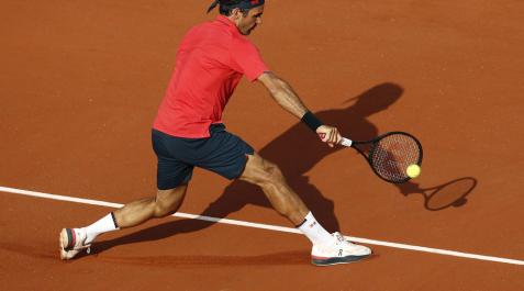 Roger Federer, durante su partido ante Cilic en Roland Garros. Roger Federer, durante su partido ante Cilic en Roland Garros.