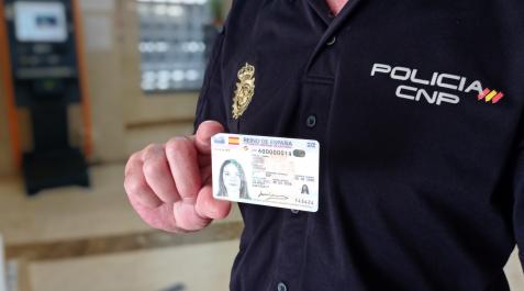 Ejemplo del primer DNI Europeo Imagen del nuevo DNI Europeo
