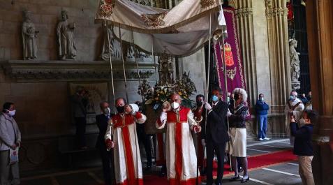 Galería de fotos de la celebración del Corpus Christi, este año sin procesiones en las calles