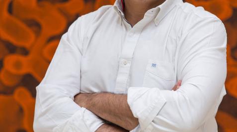 El biólogo Ignacio López-Goñi, premiado por su labor de divulgación científica El biólogo Ignacio López-Goñi, premiado por su labor de divulgación científica